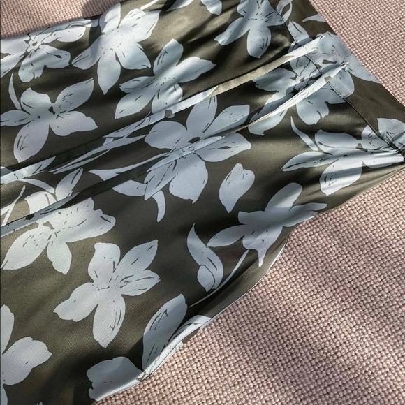 Lee Mathews Floral silk skirt - Picture 9 of 15